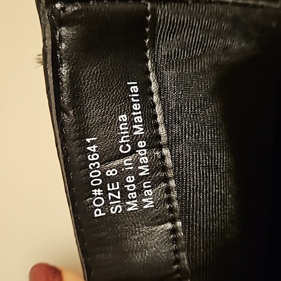 Women's size 8 boot, like new - Picture 8 of 8